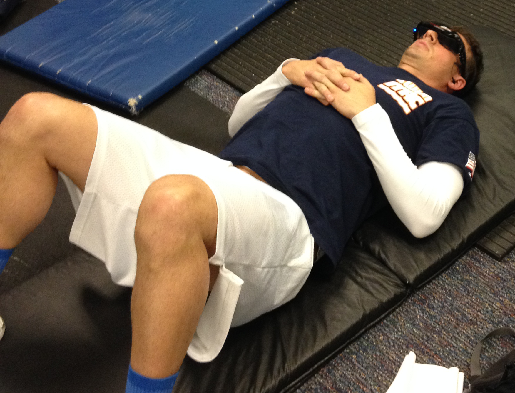 Head-mounted blackout cue feed recovery test